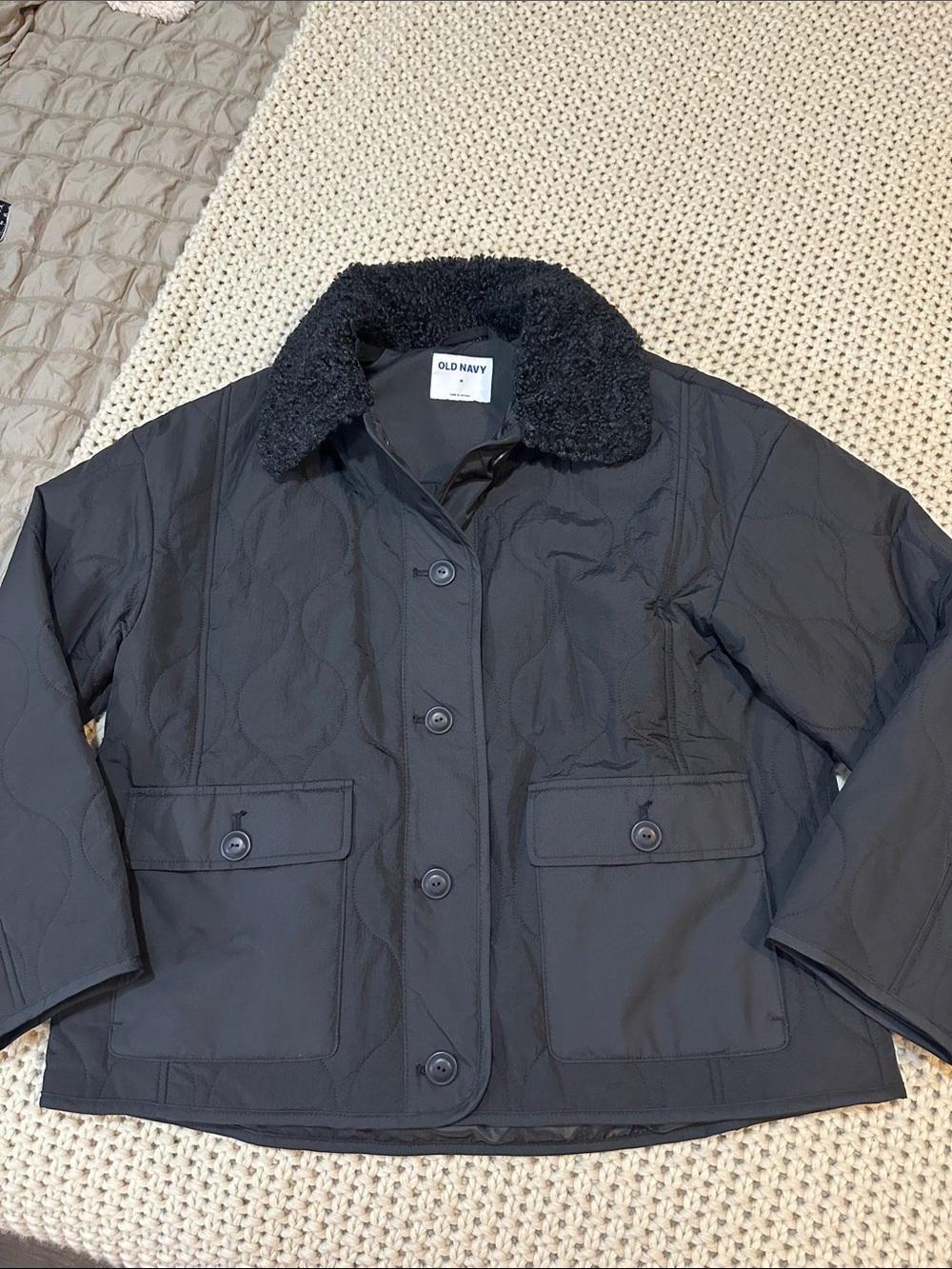 Old Navy Black Quilted Women’s Jacket with Teddy Collar, Size M (Oversized Fit)